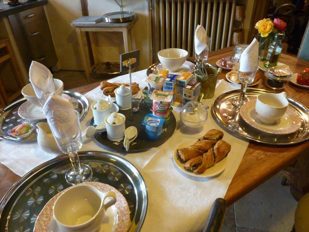Bed and Breakfast Au Bonheur d'Alphonse à Lusignan-Petit Extérieur photo