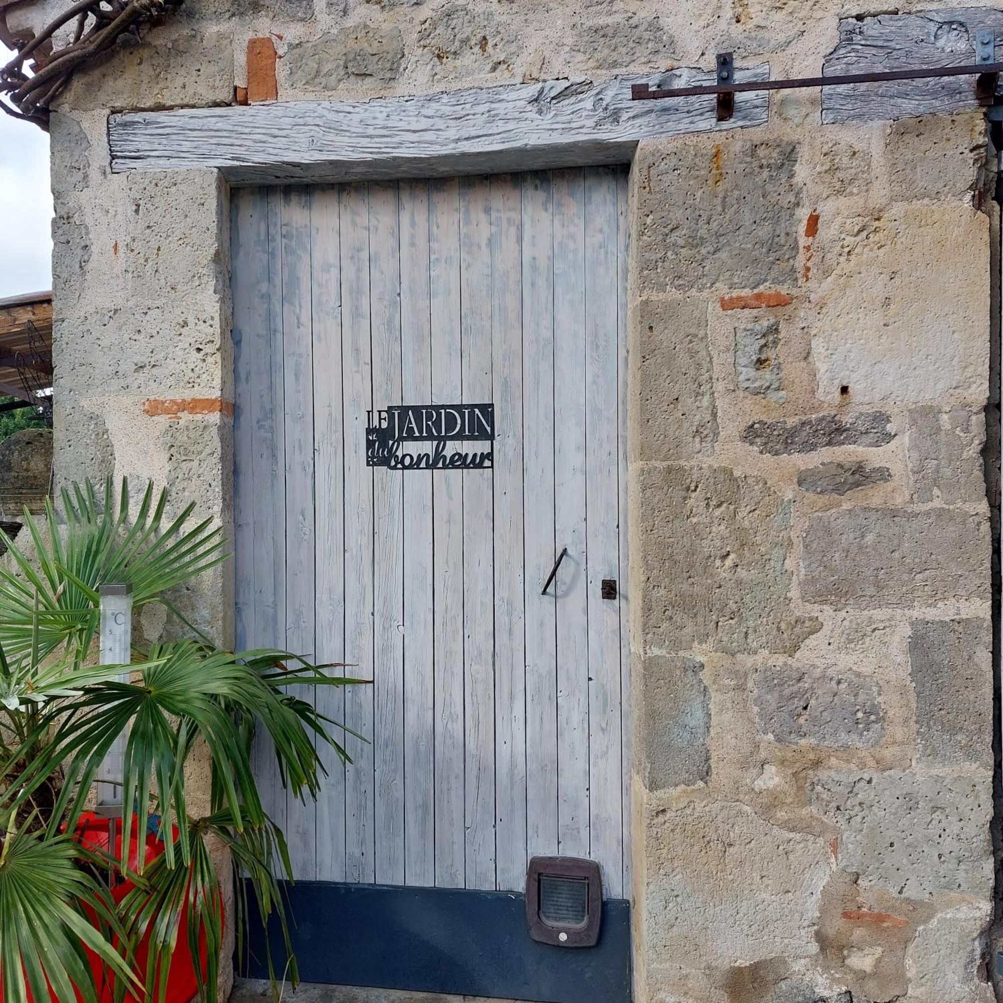 Bed and Breakfast Au Bonheur d'Alphonse à Lusignan-Petit Extérieur photo